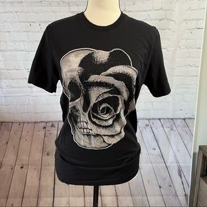 NMNL T-shirt.  Skull/Rose On Front.